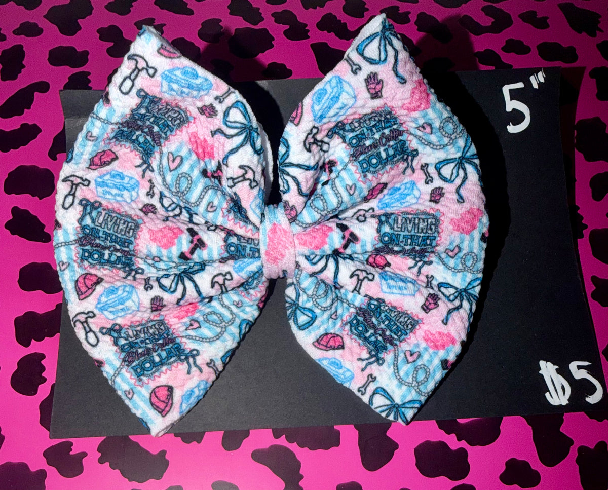 💕 Living on that blue collar dollar bow