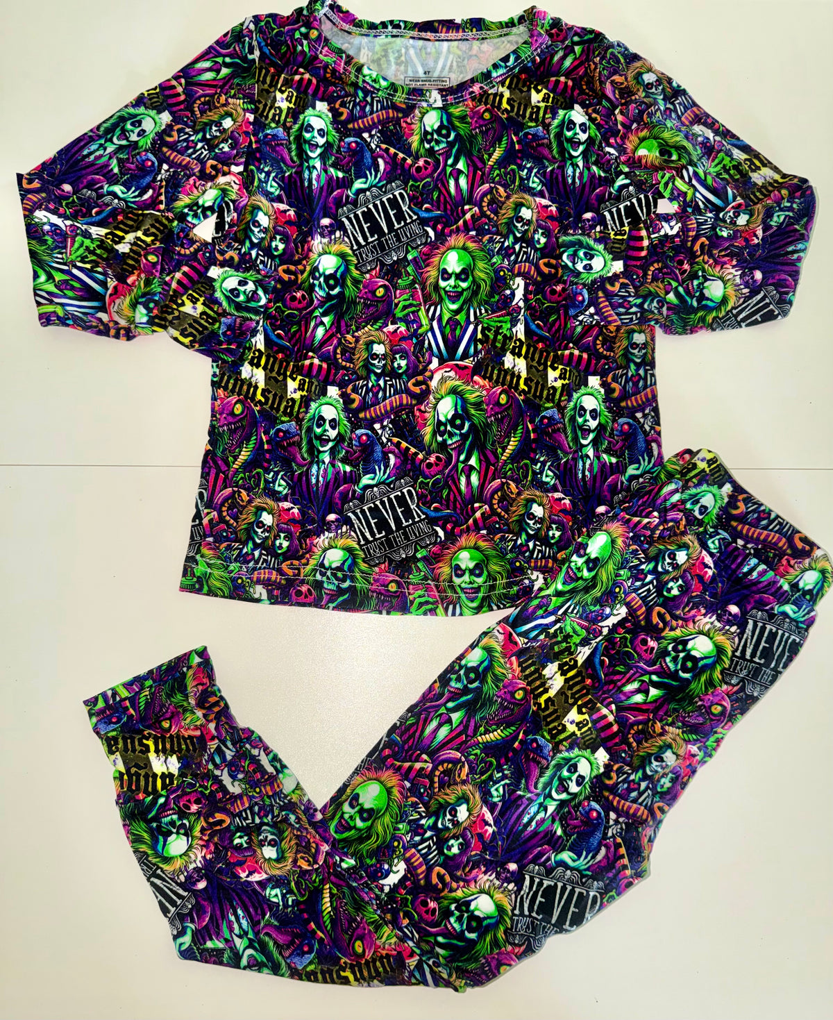 Never Trust the Living 2Pc Set⭐